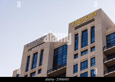 Tours Emaar à Riggat Al Buteen à Dubaï. Midi la société de shopping en ligne, Émirats arabes Unis. Banque D'Images