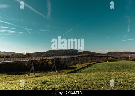 Point de vue de Moselblick à Zeltingen Rachtig vue du pont de la haute Moselle Banque D'Images