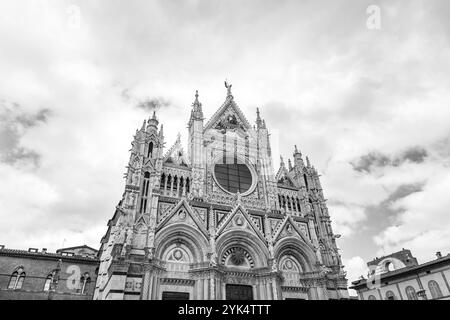 La cathédrale de Sienne est une église médiévale de Sienne, dédiée dès ses premiers jours en tant qu'église mariale catholique romaine, maintenant dédiée à l'Assomption de Banque D'Images