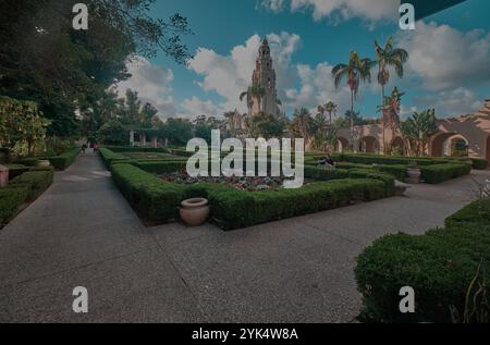 Alcazar Garden est un jardin formel situé dans Balboa Park à San Diego, aux États-Unis. Il est nommé d'après le château de l'Alcazar à Séville, en Espagne Banque D'Images