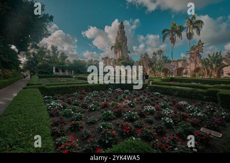 Alcazar Garden est un jardin formel situé dans Balboa Park à San Diego, aux États-Unis. Il est nommé d'après le château de l'Alcazar à Séville, en Espagne Banque D'Images