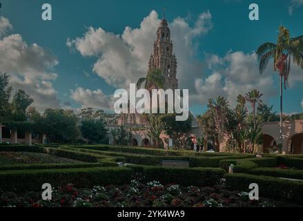 Alcazar Garden est un jardin formel situé dans Balboa Park à San Diego, aux États-Unis. Il est nommé d'après le château de l'Alcazar à Séville, en Espagne Banque D'Images