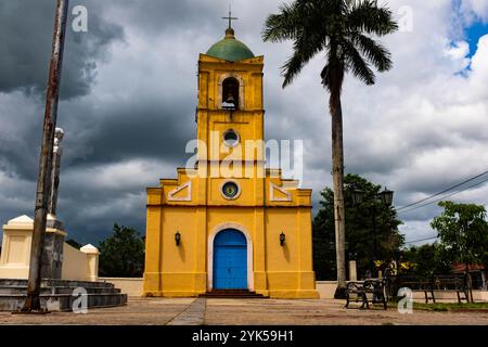 Église jaune à Viñales Banque D'Images