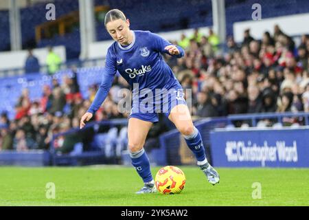 Liverpool, Royaume-Uni. 17 novembre 2024. Goodison Park, Liverpool, Angleterre, 17 novembre 2024 : Clare Wheeler (7 Everton) contrôle le ballon lors du match de Super League Barclays Womens entre Everton et Liverpool au Goodison Park à Liverpool, Angleterre, le 17 novembre 2024. (Sean Chandler/SPP) crédit : photo de presse sportive SPP. /Alamy Live News Banque D'Images