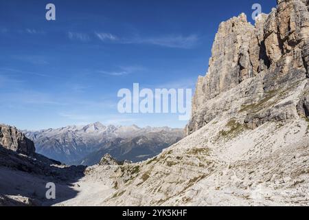 Vue sur les sommets de montagne Brenta Dolomites. Trentin, Italie, Europe Banque D'Images