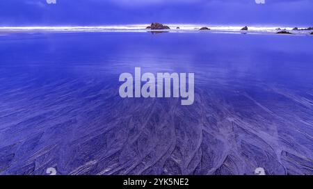 Plage de Los Quebrantos, mer Cantabrique, San Juan de la Arena, Soto del Barco, Principado de Asturias, Espagne, Europe Banque D'Images