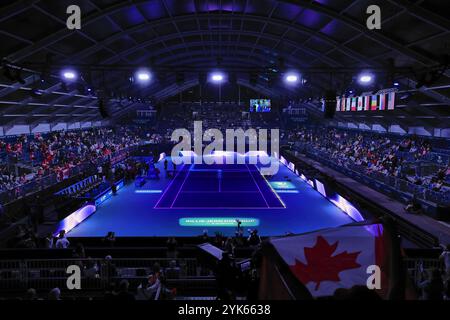 Malaga, Malaga, Espagne. 17 novembre 2024. Impression, Emty court avant le 1er match lors de la finale de la Coupe Billie Jean King 2024 - Tennis féminin (crédit image : © Mathias Schulz/ZUMA Press Wire) USAGE ÉDITORIAL SEULEMENT! Non destiné à UN USAGE commercial ! Banque D'Images