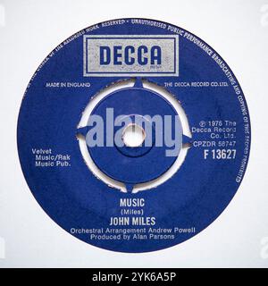 Label central de la version single de sept pouces de Music by John Miles, sortie en 1976 Banque D'Images