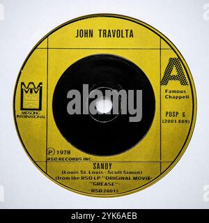 Label central de la version single de sept pouces de Sandy de John Travolta (tirée de la bande originale du film Grease), qui est sortie en 1978 Banque D'Images