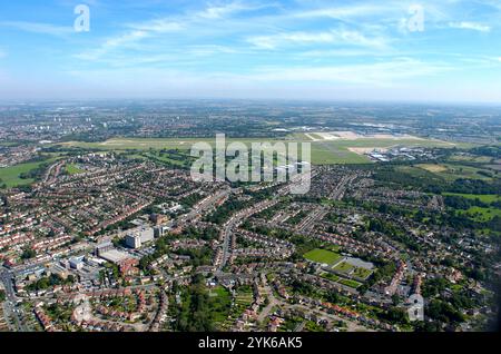 Vue aérienne de l'aéroport de Birmingham et des logements résidentiels 2004 Banque D'Images