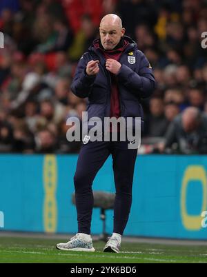 Londres, Royaume-Uni. 17 novembre 2024. Lee Carsley, entraîneur-chef intérimaire de l'Angleterre lors du match de l'UEFA Nations League au stade de Wembley, Londres. Le crédit photo devrait se lire : Paul Terry/Sportimage crédit : Sportimage Ltd/Alamy Live News Banque D'Images