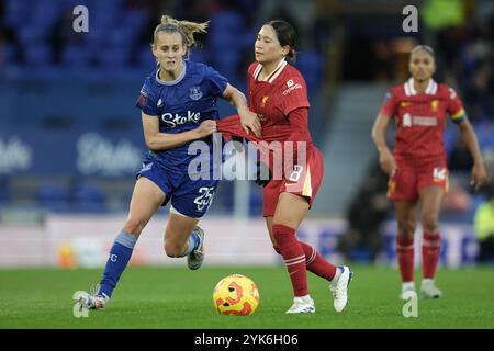 ROYAUME-UNI. 17 novembre 2024. Everton FC v Liverpool FC Barclays Super League GOODISON PARK ANGLETERRE - 17 novembre 2024 Katja Snoeijs d'Everton lors du match de Super League féminine Barclays entre Everton FC et Liverpool FC au Goodison Park le 17 novembre 2024 à Liverpool, Angleterre. Crédit : ALAN EDWARDS/Alamy Live News Banque D'Images