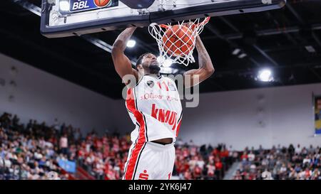 Ludwigsburg, Deutschland. 17 novembre 2024. IM Bild : Nelson Phillips (paniers de Wuerzburg, 11) - Dunking 17.11.2024, MHP Riesen Ludwigsburg v. FIT-One paniers de Wuerzburg, easyCredit BBL, 9. Spieltag, Deutschland, Ludwigsburg, MHP-Arena, crédit : dpa/Alamy Live News Banque D'Images