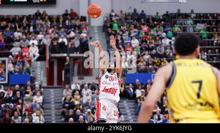 Ludwigsburg, Deutschland. 17 novembre 2024. IM Bild : Jhivvan Jackson (paniers de Wuerzburg, 56) - Dreier 17.11.2024, MHP Riesen Ludwigsburg v. FIT-One paniers de Wuerzburg, easyCredit BBL, 9. Spieltag, Deutschland, Ludwigsburg, MHP-Arena, crédit : dpa/Alamy Live News Banque D'Images