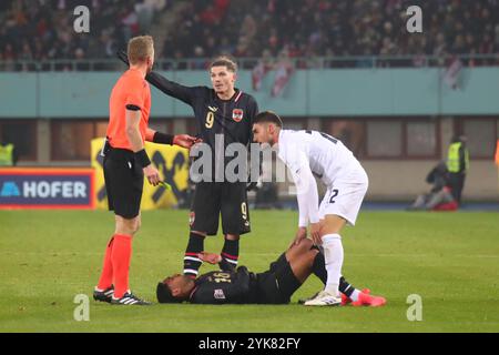 Vienne, Autriche. 17 novembre 2024. VIENNE, AUTRICHE - 17 NOVEMBRE : Marcel Sabitzer d'Autriche se disputant avec l'arbitre Glenn Nyberg de Suède après une faute contre Philipp Mwene d'Autriche lors du match UEFA Nations League - League B Group B3 entre l'Autriche et la Slovénie au Ernst Happel Stadion le 17 novembre 2024 à Vienne, Autriche .241117 SEPA 07 073 - 20241117 PD12884 crédit : APA-PictureDesk/Alamy Live News Banque D'Images