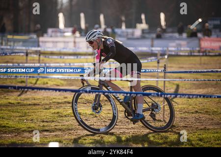 HSF SYSTEM CUP 2024, CUP tchèque en cyclocross, cyclocross, Barbora Bukovska, le 16 novembre 2024, Rymarov, république tchèque. (CTK photo/Jan Brychta) Banque D'Images