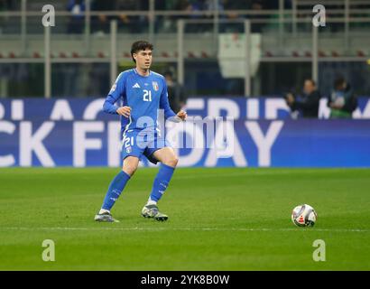 Milan, Italie. 17 novembre 2024. Alessandro Bastoni d'Italie lors de la Ligue des Nations de l'UEFA, Ligue A, Groupe 2, match de football entre les équipes nationales d'Italie et Frace, le 17 novembre 2024 au stade San Siro, Milan, Italie crédit : Nderim Kaceli/Alamy Live News Banque D'Images