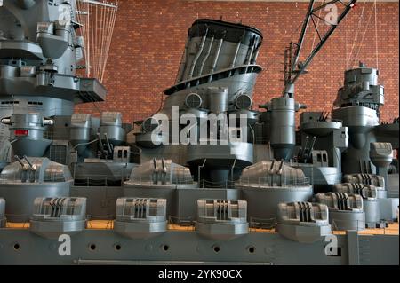 Maquette à l'échelle de 1/10 du cuirassé insubmersible Yamato exposée au Musée Yamato (Musée maritime de Kure) à Kure, Hiroshima, Japon. Banque D'Images