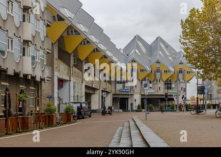 Rotterdam, pays-Bas - 2024 : Rotterdam Cube Houses dessinées par l'architecte Piet Blom Banque D'Images
