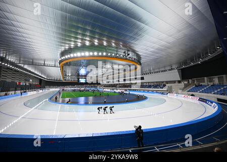 Aomori, Japon. Crédit : MATSUO. 17 novembre 2024. Vue générale patinage de vitesse : 2025 ISU quatre continents Championnats de patinage de vitesse poursuite par équipe féminine au YS Arena Hachinohe à Aomori, Japon. Crédit : MATSUO . K/AFLO SPORT/Alamy Live News Banque D'Images