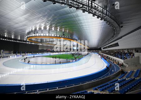 Aomori, Japon. Crédit : MATSUO. 17 novembre 2024. Vue générale patinage de vitesse : 2025 ISU quatre continents Championnats de patinage de vitesse poursuite par équipe masculine à YS Arena Hachinohe à Aomori, Japon. Crédit : MATSUO . K/AFLO SPORT/Alamy Live News Banque D'Images