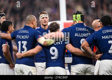 Saint Denis, France. 16 novembre 2024. Gael Fickou Antoine Dupont Gregory Alldritt et les joueurs de l'équipe française en groupe lors du match de rugby Autumn Nations Series XV France VS New Zealand All Blacks au stade de France à Saint Denis près de Paris, France le 16 novembre 2024. Photo de Victor Joly/ABACAPRESS. COM Credit : Abaca Press/Alamy Live News Banque D'Images