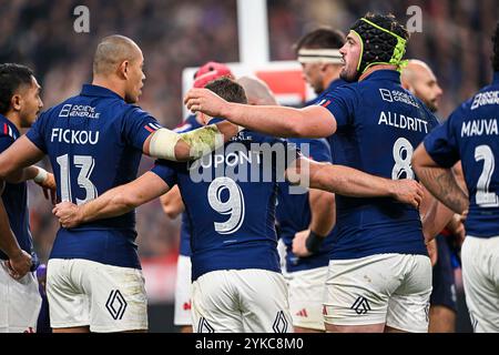 Saint Denis, France. 16 novembre 2024. Gael Fickou Antoine Dupont Gregory Alldritt et les joueurs de l'équipe française en groupe lors du match de rugby Autumn Nations Series XV France VS New Zealand All Blacks au stade de France à Saint Denis près de Paris, France le 16 novembre 2024. Photo de Victor Joly/ABACAPRESS. COM Credit : Abaca Press/Alamy Live News Banque D'Images