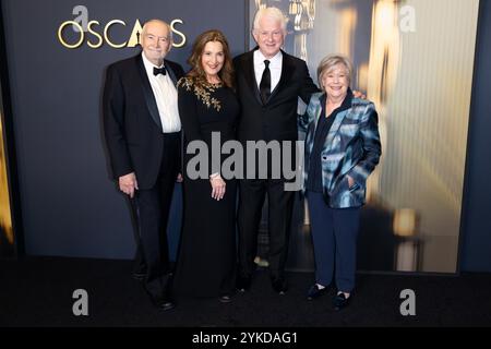 Los Angeles, États-Unis. 17 novembre 2024. Les lauréats Michael G. Wilson, Barbara Broccoli, Richard Curtis et Juliet Taylor assistent à la 15e cérémonie annuelle des Governors Awards à Ovation Hollywood à Los Angeles, CA, le 17 novembre 2024. (Photo par Elyse Jankowski/Sipa USA) crédit : Sipa USA/Alamy Live News Banque D'Images