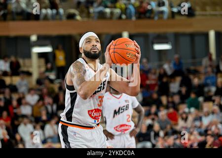 Monaco, Monaco. 17 novembre 2024. Le joueur #35 Tasshawn Thomas est vu en action lors du championnat de france Betclic Elite entre L'AS Monaco et le Mans dans la salle Gaston médecin à Monaco le 17 novembre 2024. Photo de Laurent Coust/ABACAPRESS. COM Credit : Abaca Press/Alamy Live News Banque D'Images