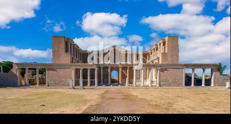 Ancienne ville Sardes (Sardis) en Turquie. Les ruines du gymnase grec Banque D'Images