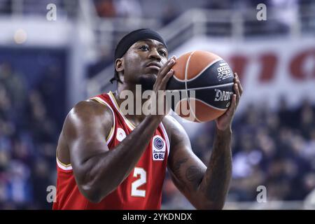 Thessalonique, Grèce. 17 novembre 2024. Moses Wright, joueur de l'Olympiacos, lors d'un match de Ligue grecque de basket entre PAOK BC et Olympiacos BC. (Crédit image : © Giannis Papanikos/ZUMA Press Wire) USAGE ÉDITORIAL SEULEMENT! Non destiné à UN USAGE commercial ! Banque D'Images