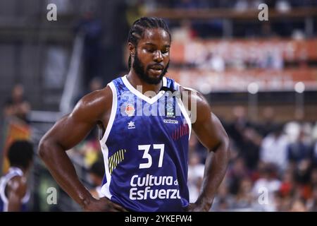 Thessalonique, Grèce. 6 novembre 2024. Valence semi Ojeleye lors d'un match de basket Eurocup entre Aris BC et Valencia basket. (Crédit image : © Giannis Papanikos/ZUMA Press Wire) USAGE ÉDITORIAL SEULEMENT! Non destiné à UN USAGE commercial ! Banque D'Images