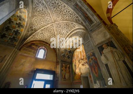 Milan, Italie. Intérieur de la Basilique di Sant'Ambrogio Banque D'Images