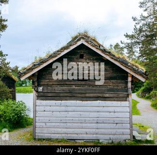 Musée Sunnmøre la Norvège et le musée Viking est un magnifique musée en plein air avec 56 maisons anciennes et distinctes Banque D'Images