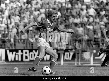 Gelsenkirchen, Deutschland. 31 juillet 2014. PHOTO D'ARCHIVE : Klaus FICHTEL aura 80 ans le 19 novembre 2024, Klaus FICHTEL, Allemagne, football, FC Schalke 04, action, N/B, action individuelle, QF ? Crédit : dpa/Alamy Live News Banque D'Images