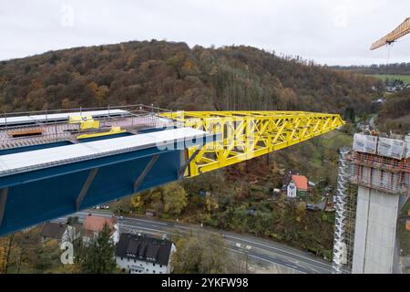 Luftaufnahme. Bauarbeiten, Neubau der Talbruecke Talbrücke Rahmede. Bauarbeiten Talbruecke Talbrücke Rahmede am 14.11.2024 in Luedenscheid Lüdenscheid/Deutschland. *** Vue aérienne des travaux de construction, nouvelle construction du viaduc de Rahmede viaduc de Rahmede travaux de construction viaduc de Rahmede le 14 11 2024 à Luedenscheid Lüdenscheid Allemagne Banque D'Images