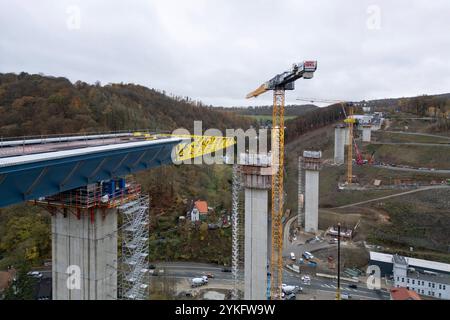 Luftaufnahme. Bauarbeiten, Neubau der Talbruecke Talbrücke Rahmede. Bauarbeiten Talbruecke Talbrücke Rahmede am 14.11.2024 in Luedenscheid Lüdenscheid/Deutschland. *** Vue aérienne des travaux de construction, nouvelle construction du viaduc de Rahmede viaduc de Rahmede travaux de construction viaduc de Rahmede le 14 11 2024 à Luedenscheid Lüdenscheid Allemagne Banque D'Images