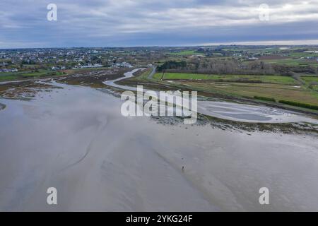 LuftBild Bucht Baie du Kernic am Ärmelkanal BEI Ebbe, Sandbänke, Plouescat, Leon, Departement Finistère Penn-Ar-Bed, région Bretagne Breizh, Frankreich *** vue aérienne Baie du Kernic sur la Manche à marée basse, bancs de sable, Plouescat, Leon, Finistère Penn Ar Bed Department, Bretagne Breizh region, France Banque D'Images