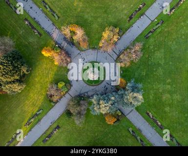 Hamilton Square Gardens et Queen Victoria monument, Birkenhead, Wirral, Merseyside, Angleterre Banque D'Images