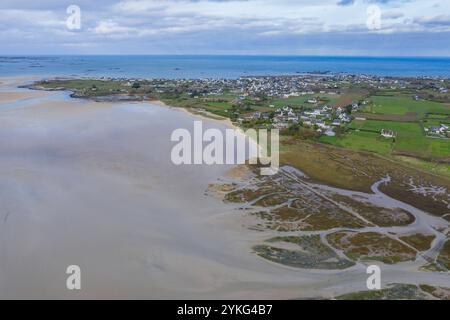 LuftBild Bucht Baie du Kernic am Ärmelkanal BEI Ebbe, Sandbänke, Plouescat, Leon, Departement Finistère Penn-Ar-Bed, région Bretagne Breizh, Frankreich *** vue aérienne Baie du Kernic sur la Manche à marée basse, bancs de sable, Plouescat, Leon, Finistère Penn Ar Bed Department, Bretagne Breizh region, France Banque D'Images