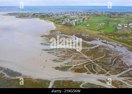 LuftBild Bucht Baie du Kernic am Ärmelkanal BEI Ebbe, Sandbänke, Plouescat, Leon, Departement Finistère Penn-Ar-Bed, région Bretagne Breizh, Frankreich *** vue aérienne Baie du Kernic sur la Manche à marée basse, bancs de sable, Plouescat, Leon, Finistère Penn Ar Bed Department, Bretagne Breizh region, France Banque D'Images