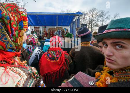 uzhhorod, ukraine - 15 janvier 2017 : festival vasyllya. performances émotionnelles. célébrer les vacances d'hiver dans le musée de l'architecture folklorique et de la vie. tri Banque D'Images