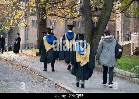 Journée de remise des diplômes de l'Université de Coventry, cathédrale de Coventry, West Midlands, Angleterre, Royaume-Uni Banque D'Images