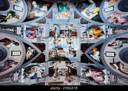 Reproduction de la chapelle "istine' plafond dans l'église de l'English Martyrs. Goring près de Worthing West Sussex. L'Angleterre. UK Banque D'Images