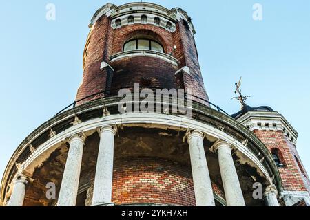 Tour Gardos (Tour Millenium) à Zemun. Belgrade. Photo de haute qualité Banque D'Images