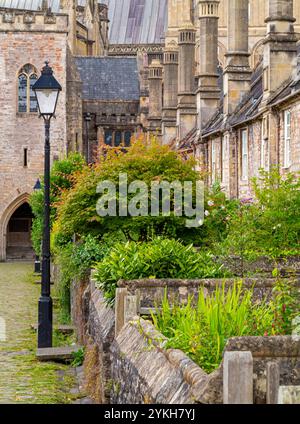 Détail des bâtiments à Vicars près de la cathédrale de Wells dans le Somerset Angleterre Royaume-Uni la plus ancienne rue résidentielle d'Europe avec des bâtiments intacts. Banque D'Images