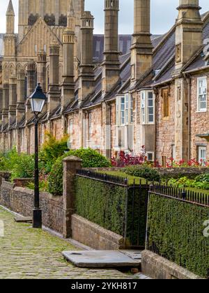 Détail des bâtiments à Vicars près de la cathédrale de Wells dans le Somerset Angleterre Royaume-Uni la plus ancienne rue résidentielle d'Europe avec des bâtiments intacts. Banque D'Images