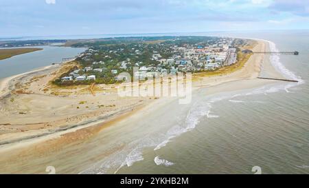 Eau de l'océan calme à Tybee Island à Savannah Géorgie - vue aérienne Banque D'Images