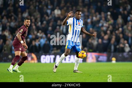 Brighton et Hove Albion contre Manchester City - premier League match au American Express Community Stadium, Brighton. Samedi samedi 9 novembre 2024 - Danny Welbeck de Brighton en action pendant le match. Usage éditorial exclusif. Pas de merchandising. Pour Football images, les restrictions FA et premier League s'appliquent inc. aucune utilisation d'Internet/mobile sans licence FAPL - pour plus de détails, contactez Football Dataco Banque D'Images