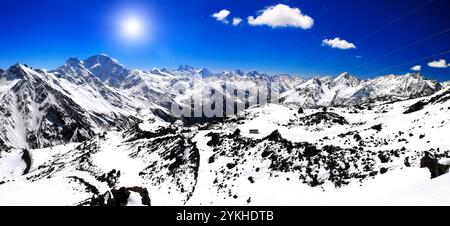 Belle vue de la montagne dans la région de l'Elbrous.L'Europe Banque D'Images